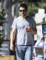 Max Greenfield - Out & about with his daughter in Los Angeles, CA - 06 September 2017