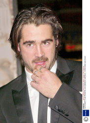 Колин Фаррелл (Colin Farrell) Alexander at the world premiere, in Hollywood, 16.11.2004 (83xHQ) MbADUVyf