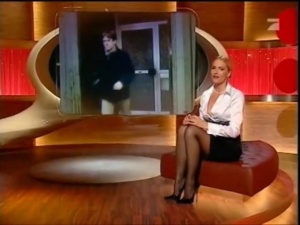 Sonya Kraus - talk talk talk (2010) [480p] [leggy,stocking] RH1jaq6h